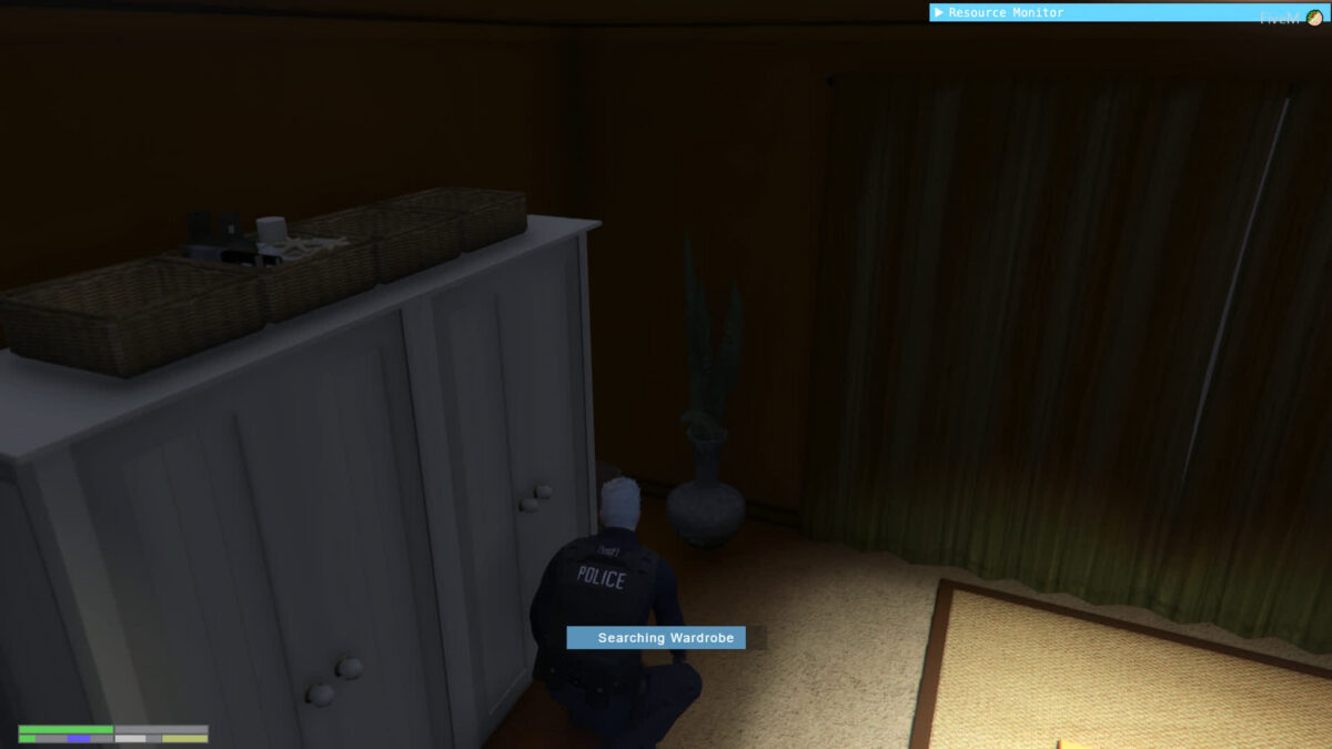 NoPixel HouseRobbery gameplay preview buscando en un armario